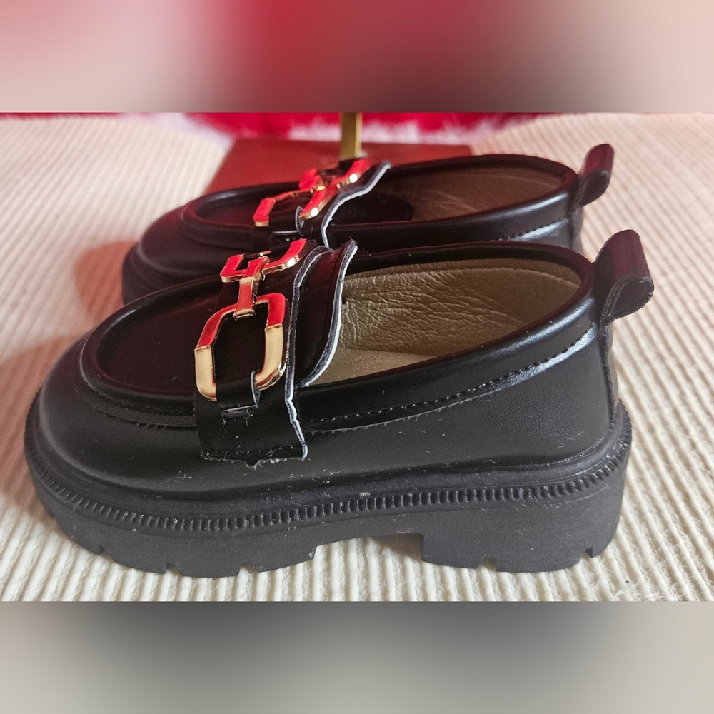Elegant Black Baby Toddler Loafers with Gold Accent Size 21 US 5.5